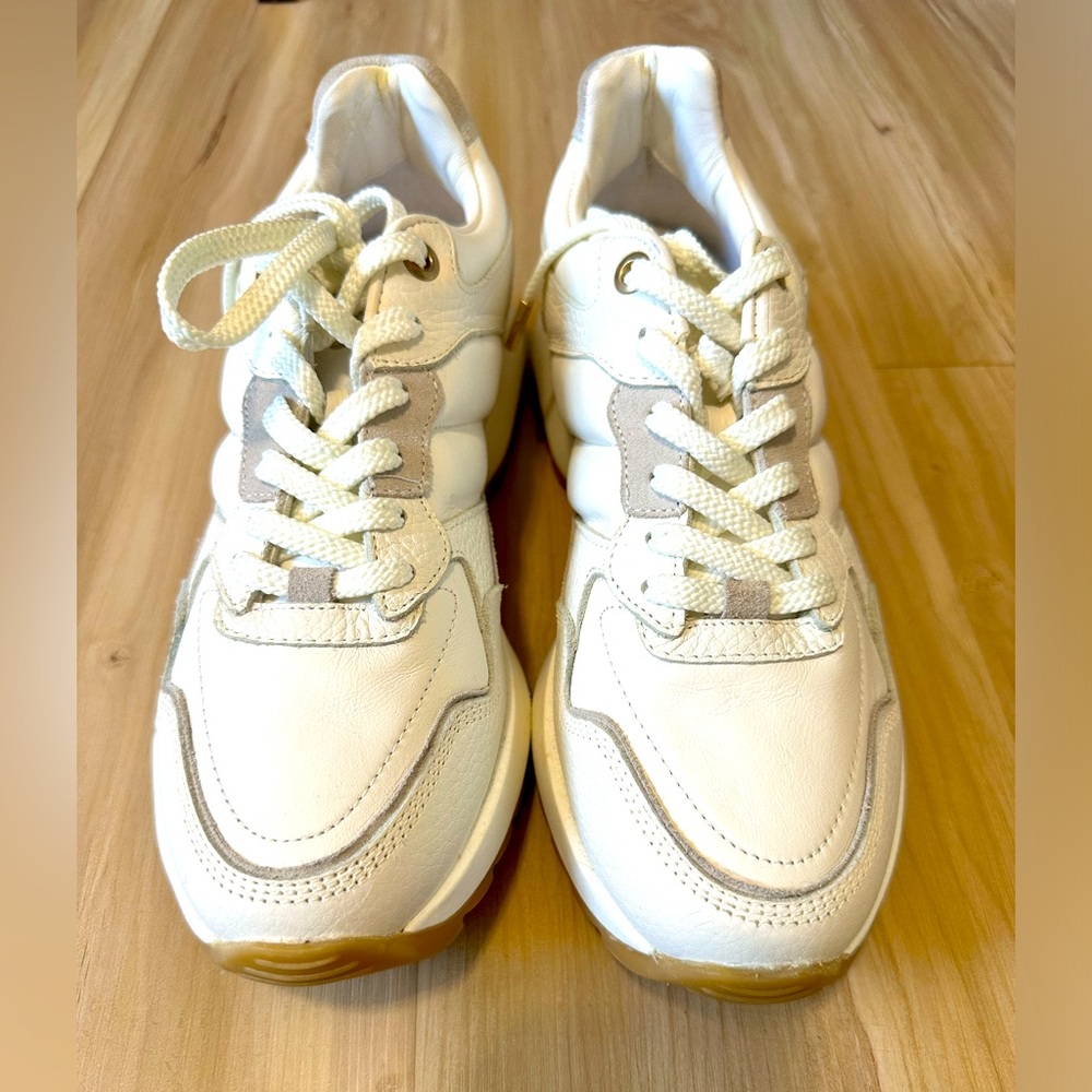 ZARA Athletic Shoes🤍
